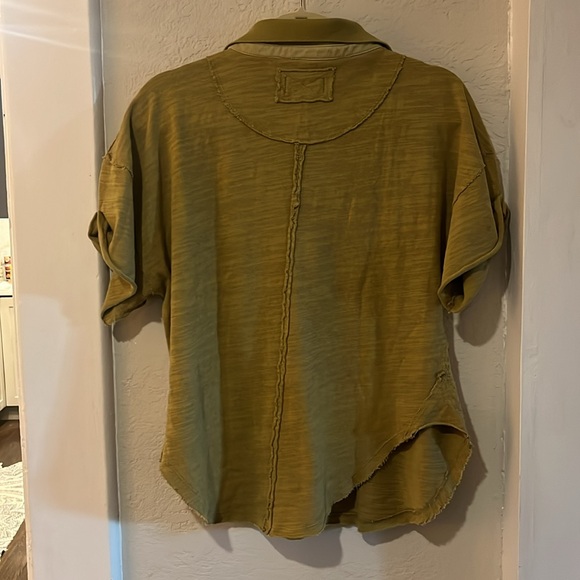 WE THE FREE Collar Top. Raw Hems. - Picture 2 of 3